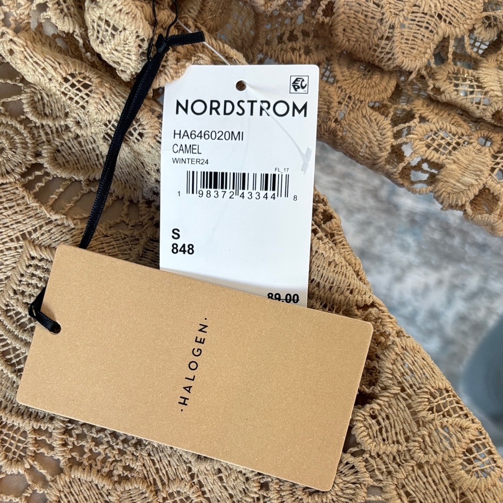 Halogen  Floral Lace Elbow Sleeve Top in Camel Size S NWT - Picture 8 of 9